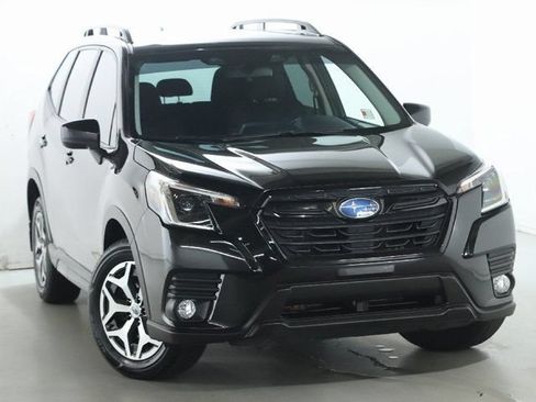 Certified 2023 Subaru Forester Premium AWD/4WD image 2