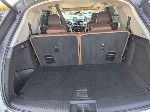 Certified 2024 Acura MDX FWD w/ Technology Package image 11