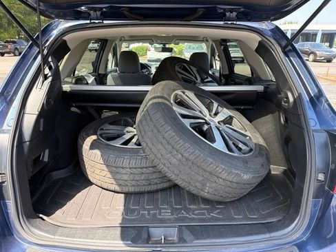 Used 2019 Subaru Outback 3.6R Limited w/ Popular Package #2 AWD/4WD image 11