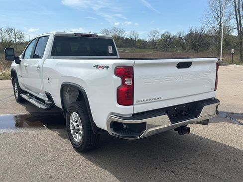 Used 2025 Chevrolet Silverado 2500 LT w/ Convenience Package image 3