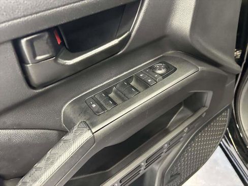 Certified 2024 Toyota Tacoma SR5 AWD/4WD image 18