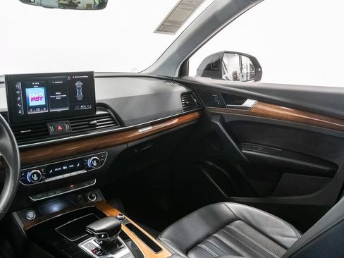 Used 2023 Audi Q5 2.0T Premium w/ Convenience Package AWD/4WD image 12