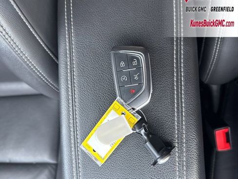 Used 2024 Cadillac XT4 Premium Luxury image 15