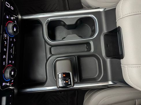 Used 2024 Chevrolet Silverado 1500 LTZ image 31