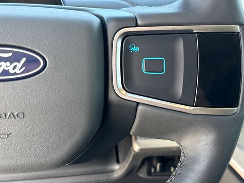 Certified 2025 Ford Expedition Active image 17