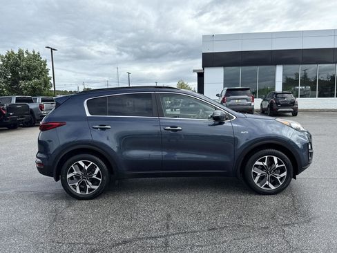 Used 2022 Kia Sportage EX image 4
