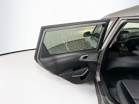 Used 2025 Kia Soul LX w/ LX Technology Package image 25
