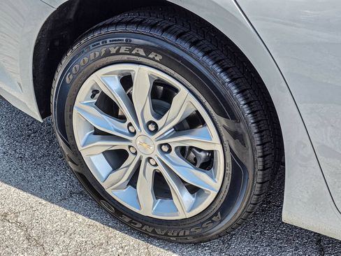 Used 2025 Chevrolet Malibu LT FWD image 8