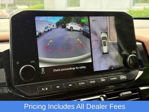 Used 2024 Nissan Pathfinder Platinum AWD/4WD image 9