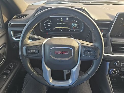 Used 2023 GMC Yukon XL SLE image 19