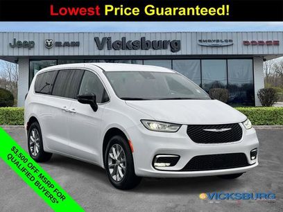 New 2026 Chrysler Pacifica Select