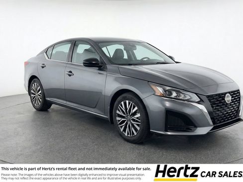 Used 2025 Nissan Altima 2.5 SV FWD image 1