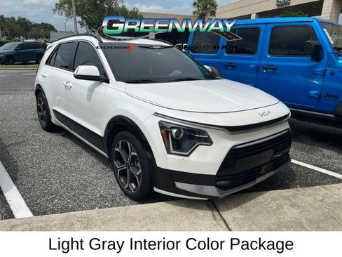 Used 2023 Kia Niro EX Touring FWD image 4