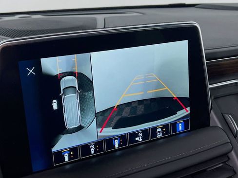 Certified 2023 Chevrolet Suburban High Country w/ LPO, Illumination Package AWD/4WD image 13