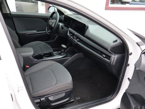 Used 2025 Kia K4 FWD image 7