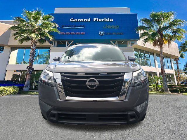 Used 2022 Nissan Pathfinder SV FWD image 3