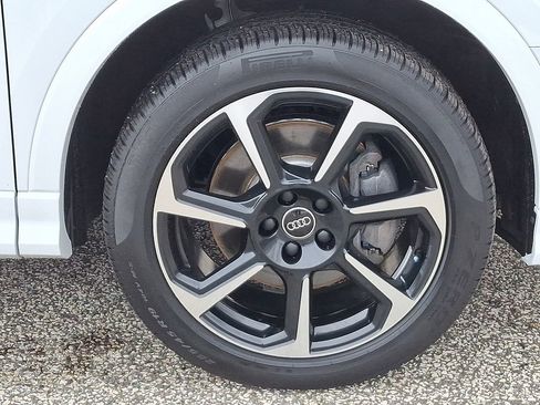 Certified 2025 Audi Q3 2.0T Premium Plus w/ Premium Plus Package image 8