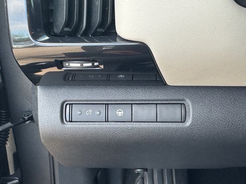 Certified 2022 Nissan Pathfinder SV image 21