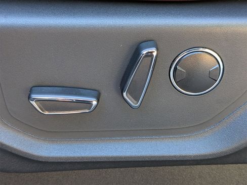 Used 2023 Ford Expedition Limited image 16