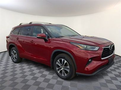 Used 2023 Toyota Highlander XLE
