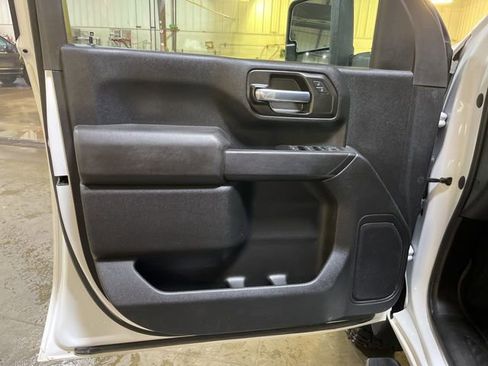 Used 2021 Chevrolet Silverado 2500 Custom w/ Custom Value Package image 14