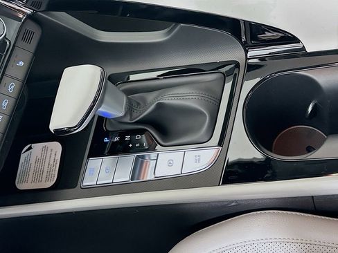 New 2026 Hyundai Elantra Limited FWD image 15