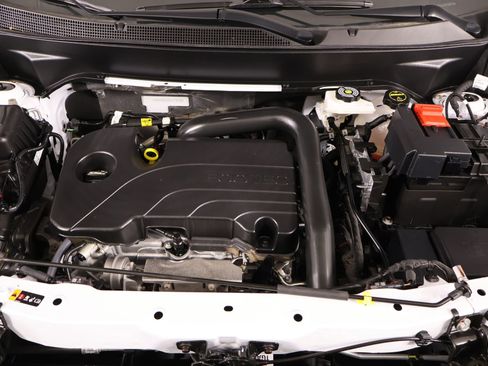 Used 2025 Chevrolet Equinox ACTIV FWD image 18
