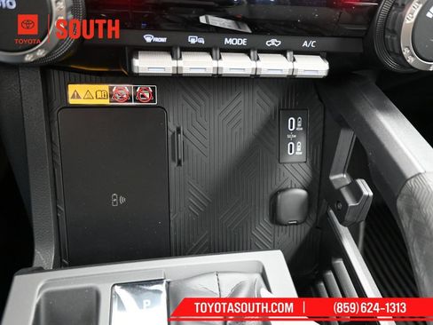 Used 2024 Toyota Tacoma TRD Off-Road w/ TRD Off Road Upgrade Package AWD/4WD image 18