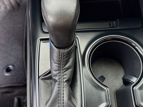 Used 2019 Toyota Camry L image 21