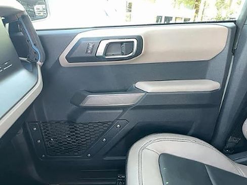 Used 2022 Ford Bronco Wildtrak image 18