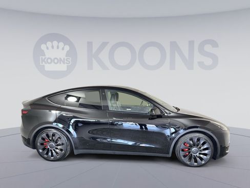 Used 2023 Tesla Model Y Performance image 8