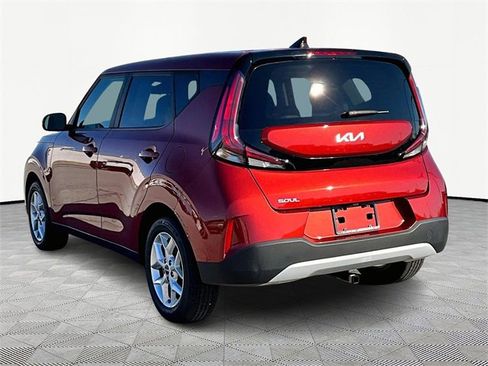 Used 2023 Kia Soul LX w/ LX Technology Package image 4