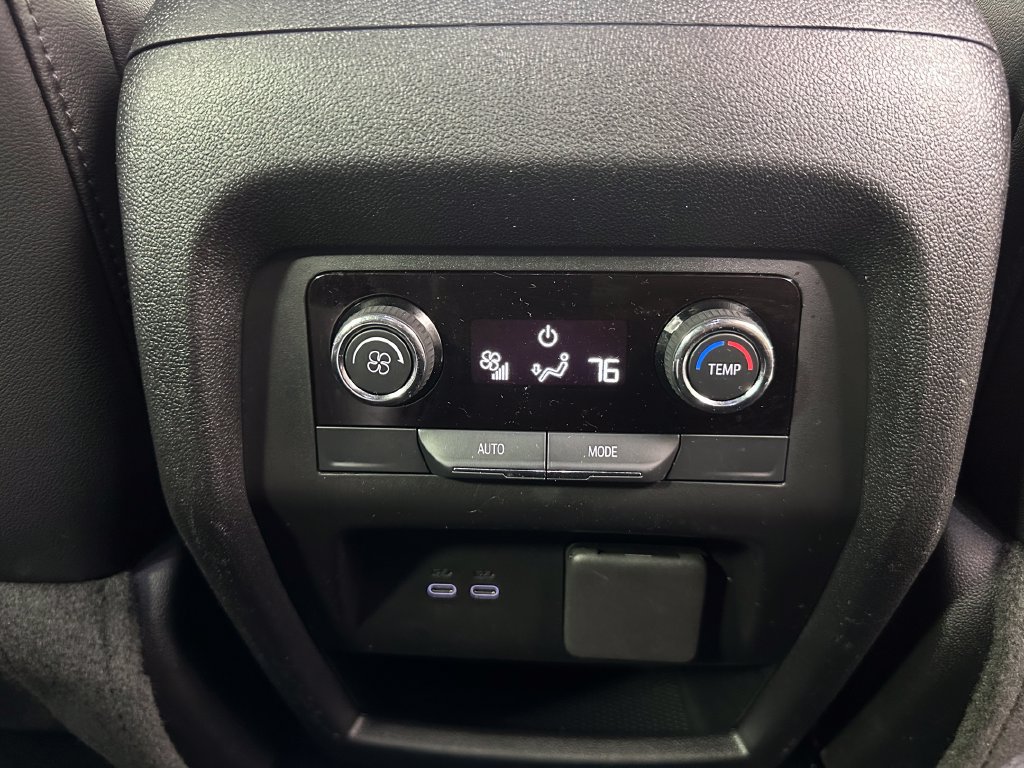 Used 2025 Chevrolet Traverse Z71 w/ LPO, Floor Liner Package AWD/4WD image 29