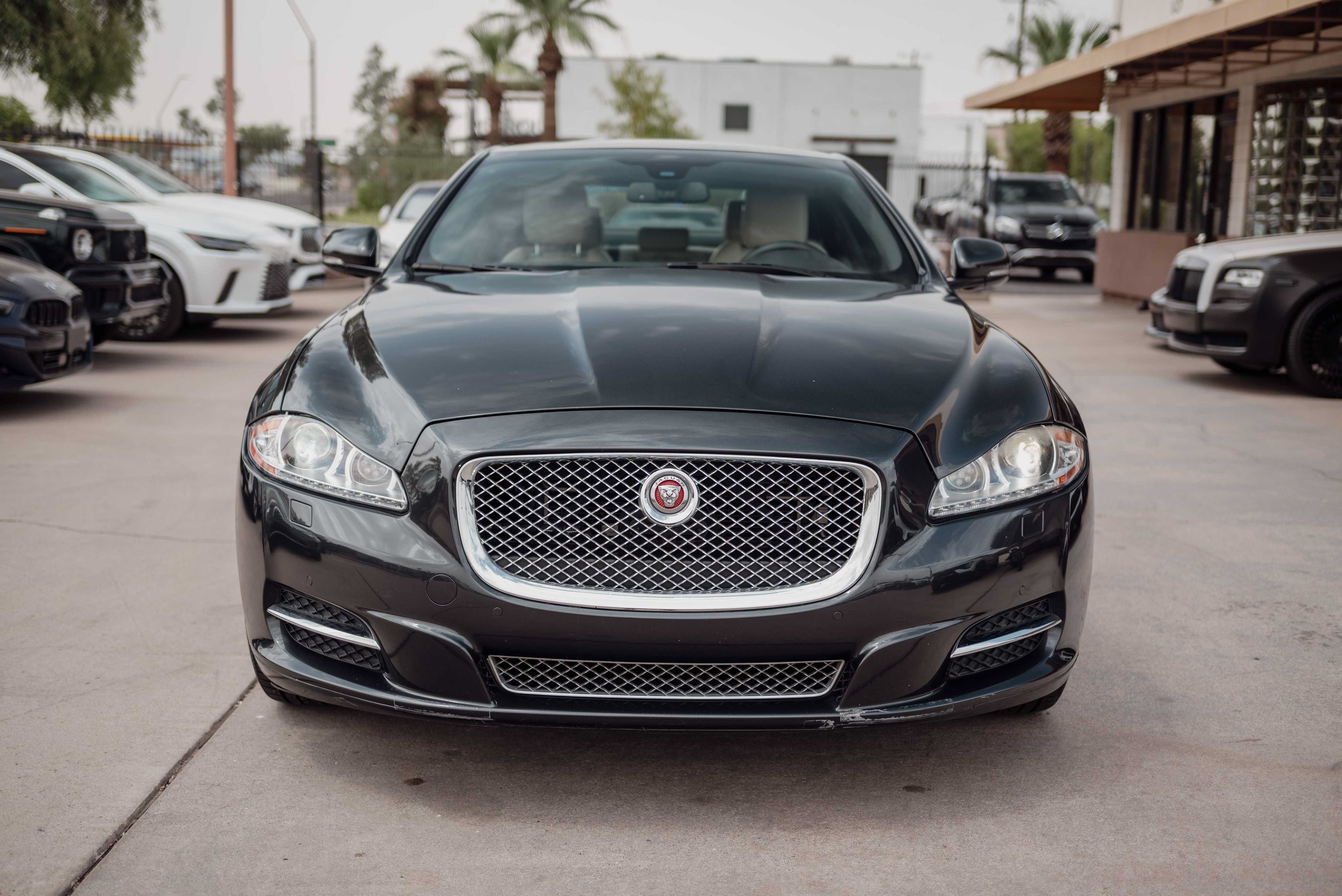 Used 2015 Jaguar XJ RWD image 2