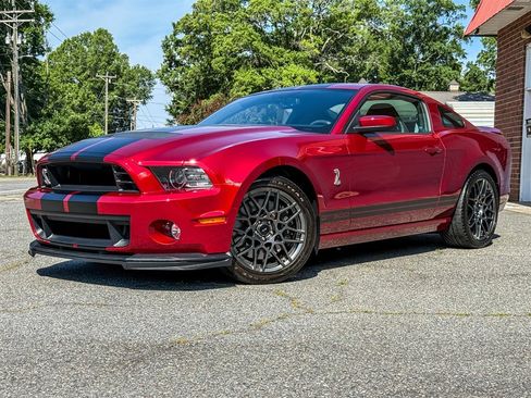 Used 2014 Ford Mustang Shelby GT500 w/ Equipment Group 821A RWD image 2