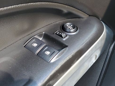 Used 2017 Chevrolet Colorado LT w/ LT Convenience Package RWD image 17