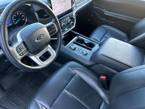 Used 2024 Ford Expedition XLT AWD/4WD image 11