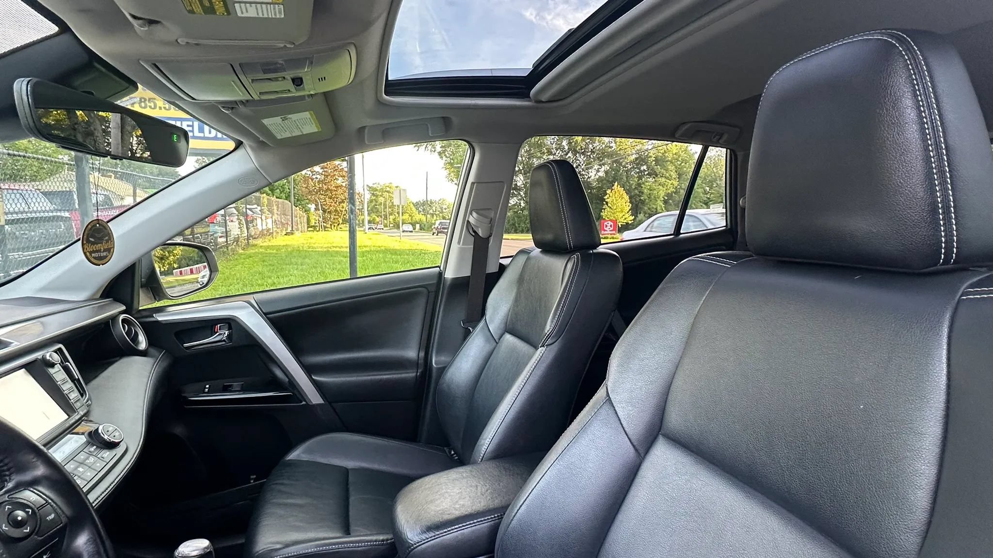 Used 2016 Toyota RAV4 Limited w/ Advanced Technology Package AWD/4WD image 26