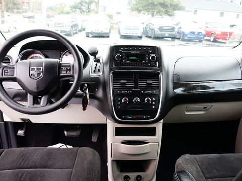 Used 2012 Dodge Grand Caravan American Value Package image 12