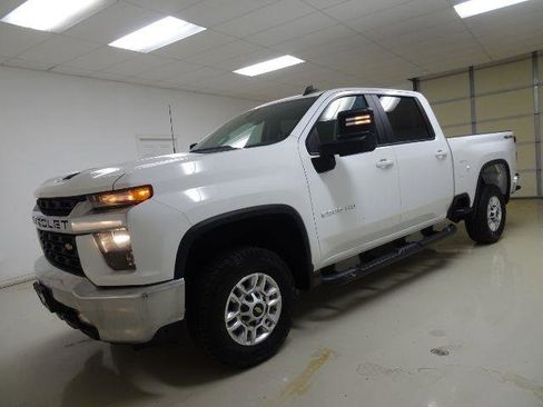 Used 2020 Chevrolet Silverado 2500 LT AWD/4WD image 3