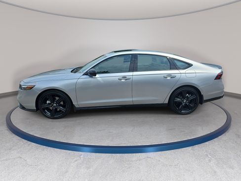 Used 2025 Honda Accord Sport image 8