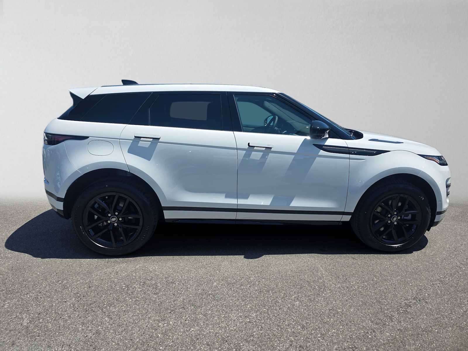 New 2026 Land Rover Range Rover Evoque Dynamic SE AWD/4WD image 6