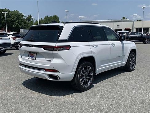 New 2024 Jeep Grand Cherokee Overland image 4