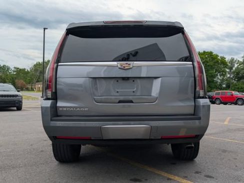 Used 2019 Cadillac Escalade Luxury AWD/4WD image 5