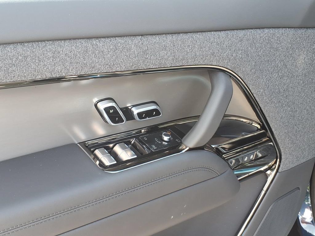New 2026 Land Rover Range Rover Sport Dynamic SE AWD/4WD image 10