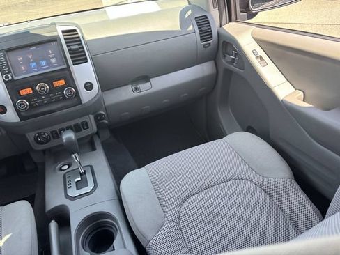 Used 2020 Nissan Frontier SV w/ Midnight Edition Floor Mats AWD/4WD image 16