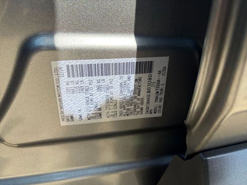 Used 2025 Nissan Rogue SV FWD image 30