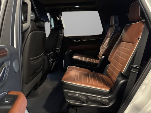 Used 2023 GMC Yukon Denali Ultimate image 40