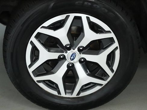 Certified 2023 Subaru Forester Premium AWD/4WD image 12