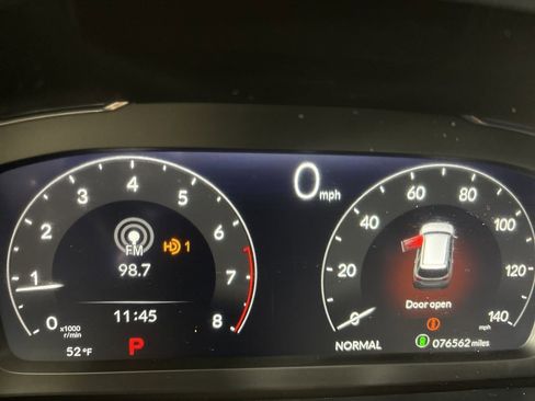 Used 2023 Honda Pilot Elite image 14